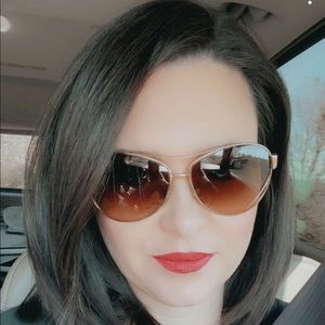 Meet your Posher, Christina